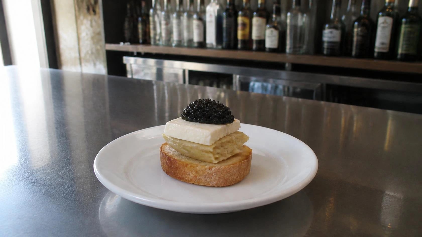 AI-made picture of Alcachofas, queso y caviar